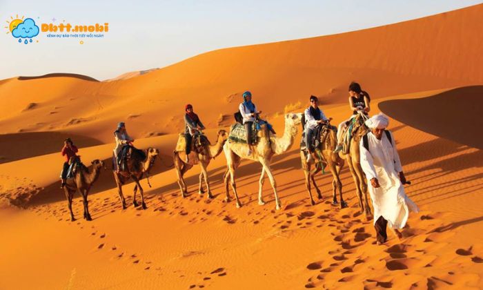 Xich Dao Nhan Duoc Luong Buc Xa Mat Troi Truc Tiep Nen Nang Nong Quanh Nam